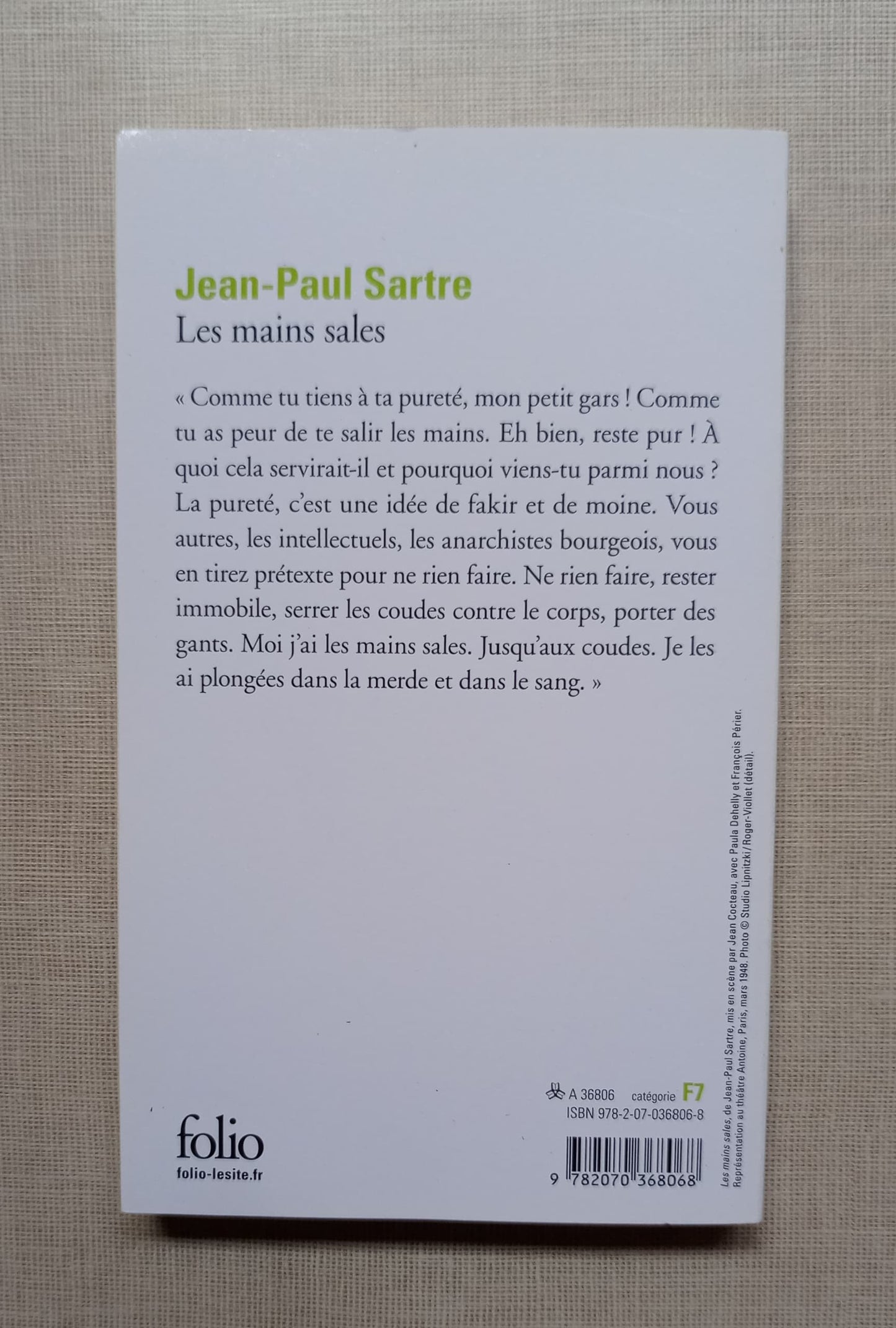 Les mains sales