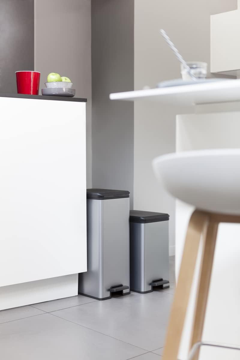 Curver - Poubelle slim à pédale 40L, finition acier, couvercle avec...