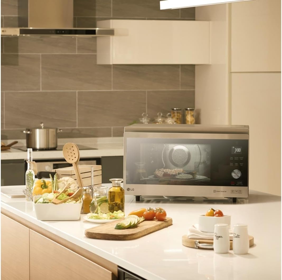 LG MJ3965ACS - Four à micro-ondes, 4 en 1, affichage numérique, 39 litres et 1100 W, micro-ondes avec Smart Inverter et fonction EasyClean, cuisson rapide, maintien de la saveur, couleur noir et acier