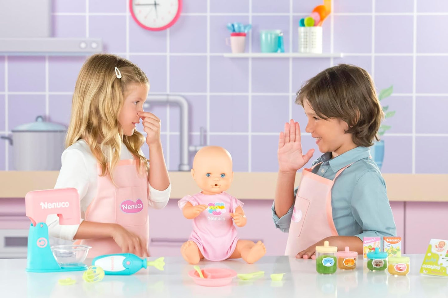 NENUCO - Poupée bébé avec accessoires pour repas et collations pour...