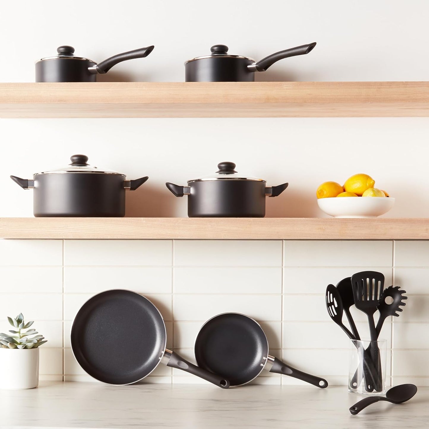 Amazon Basics Batterie de cuisine antiadhésive, 15 pièces, noir