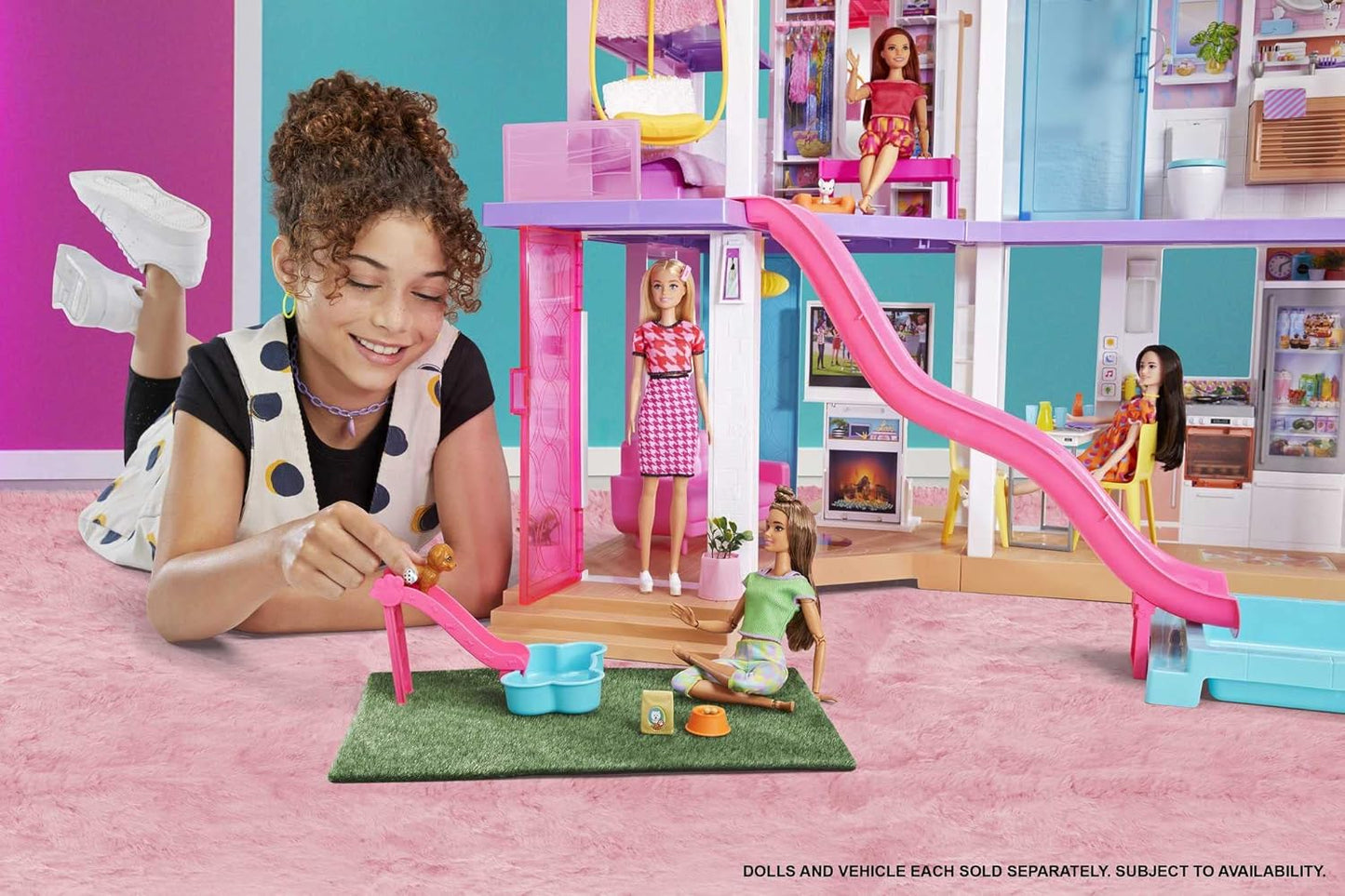 Barbie Dreamhouse Maison de poupée - avec piscine, toboggan et...