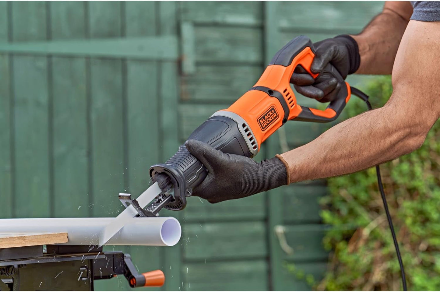 Scie sabre BLACK+DECKER 750 W, vitesse variable, 2 800 tr/min,...