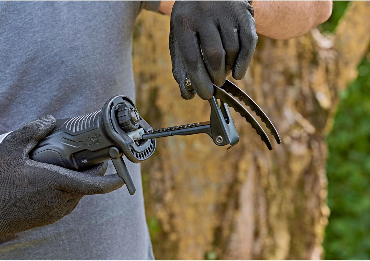 Scie sabre BLACK+DECKER 750 W, vitesse variable, 2 800 tr/min,...