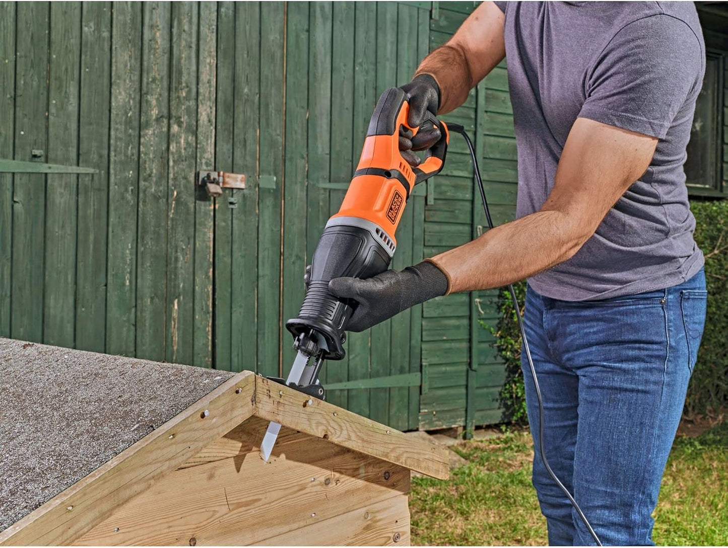 Scie sabre BLACK+DECKER 750 W, vitesse variable, 2 800 tr/min,...