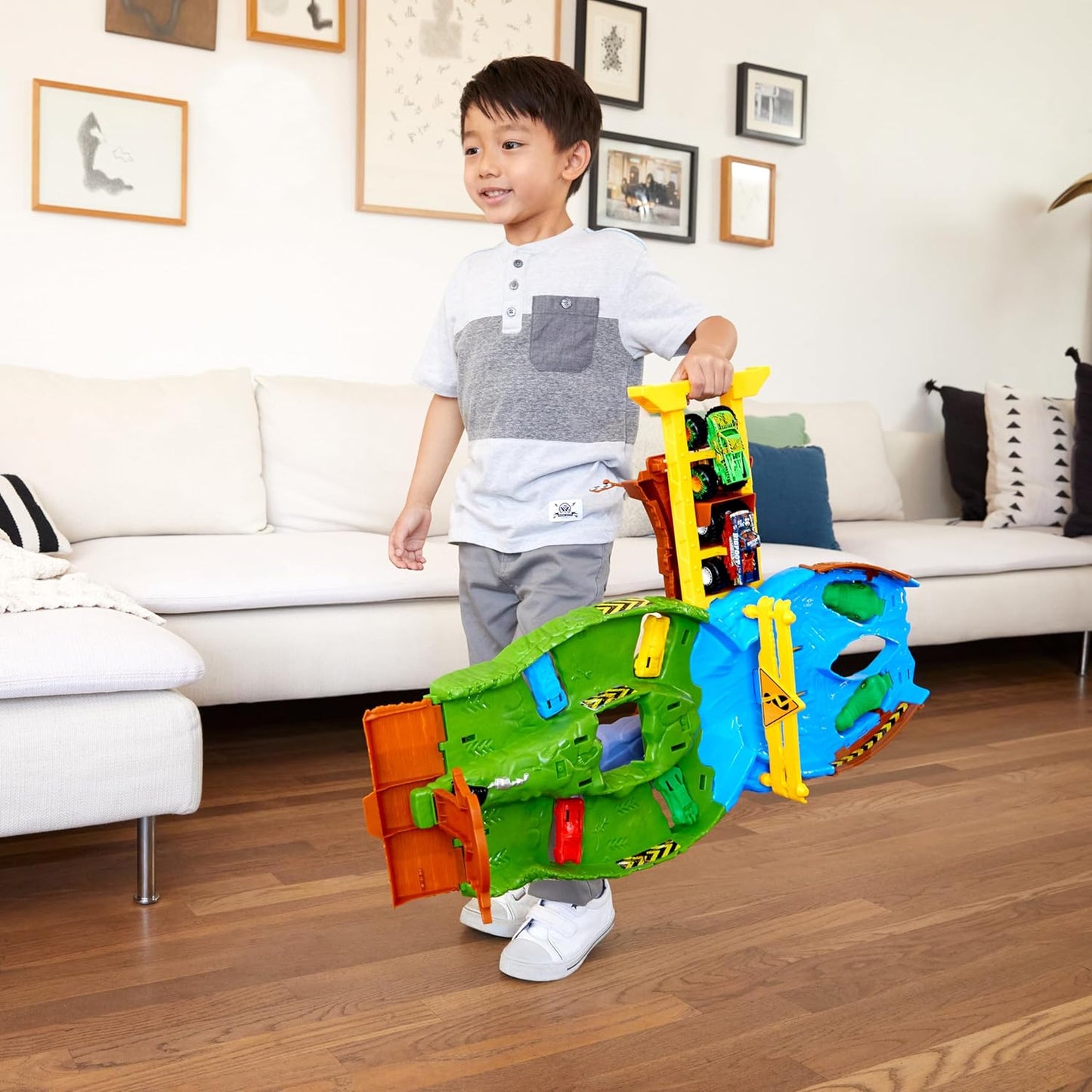 Hot Wheels Monster Trucks Tournament of the Titans Track pour petites...
