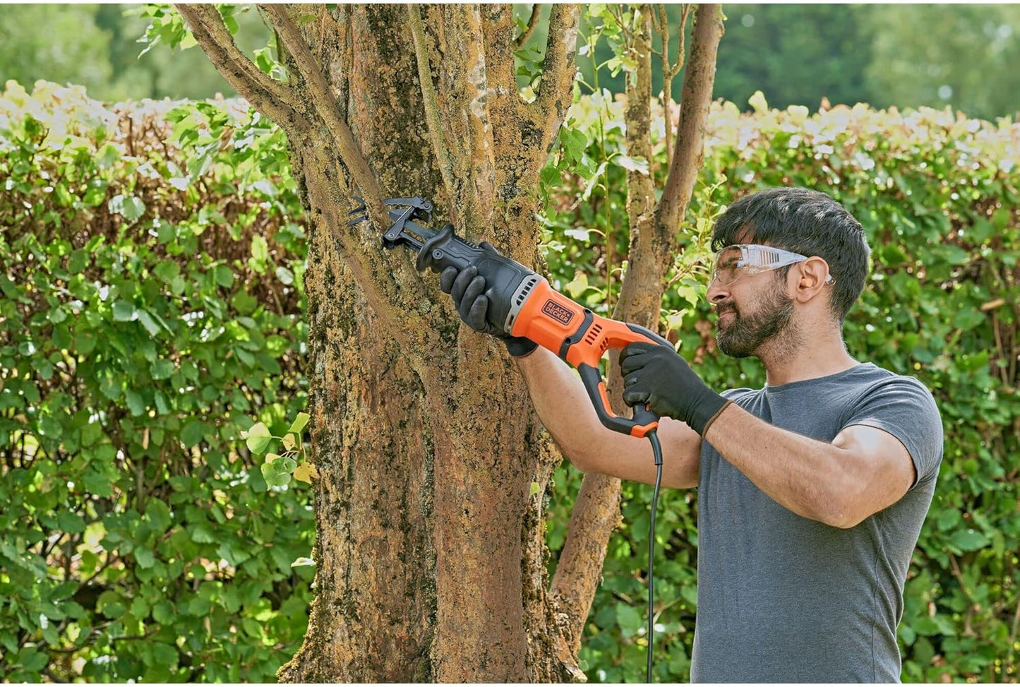 Scie sabre BLACK+DECKER 750 W, vitesse variable, 2 800 tr/min,...